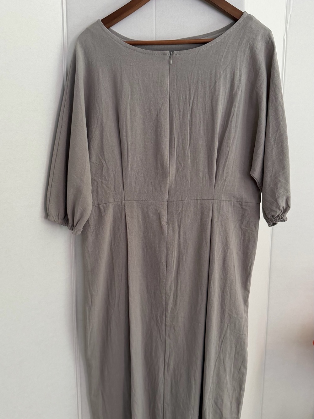 Relaxed Midi Dress in Light Gray
